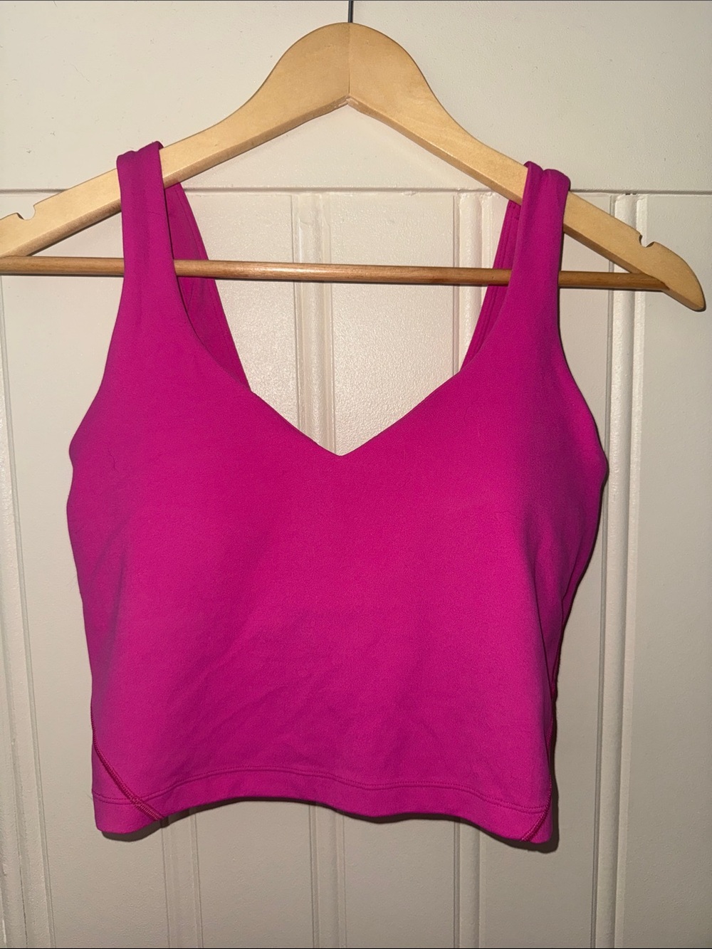 Lululemon Cropped Tank Top vibrant pink